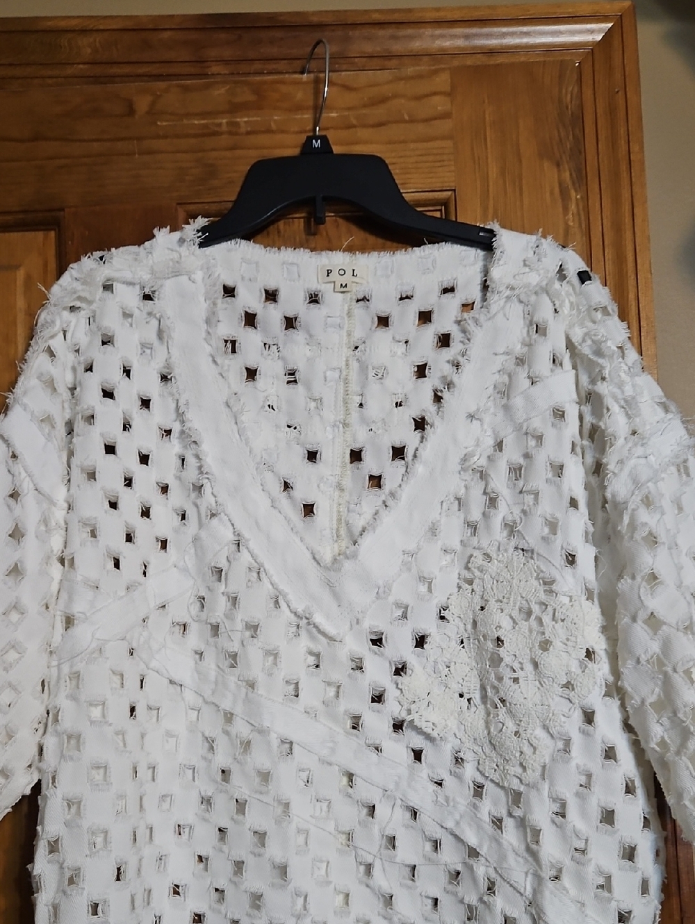 POL White Laser-cut Oversized V-Neck Top-NWOT - Picture 6 of 9